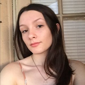 Meet your Posher, Caitlin